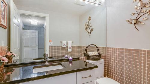 115-1156 Sunset Drive, Kelowna, BC - Indoor Photo Showing Bathroom