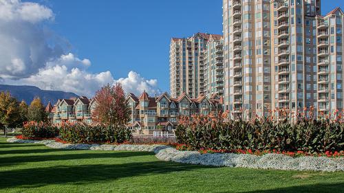 115-1156 Sunset Drive, Kelowna, BC - Outdoor With Facade