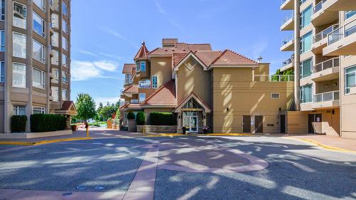 115-1156 Sunset Drive, Kelowna, BC - Outdoor With Facade