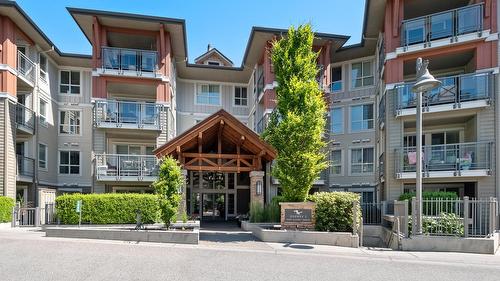 402-1089 Sunset Drive  Kelowna, BC V1Y 9Z3