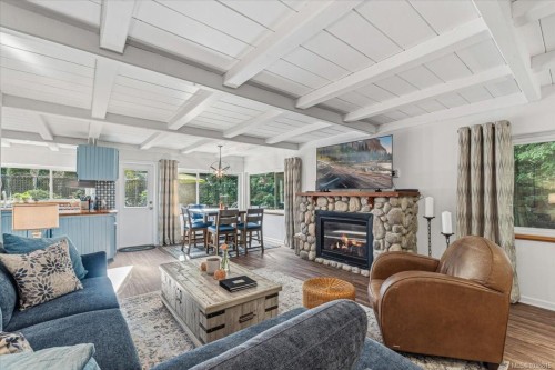 324 Chester Rd, Qualicum Beach, BC 