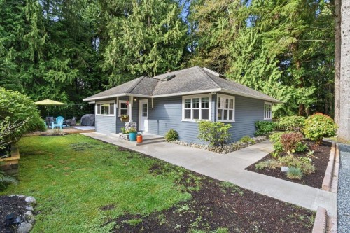 324 Chester Rd, Qualicum Beach, BC 