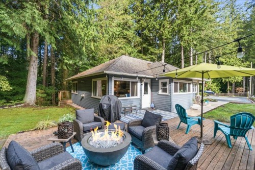 324 Chester Rd, Qualicum Beach, BC 