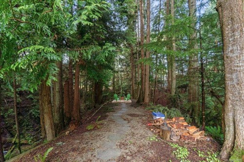 324 Chester Rd, Qualicum Beach, BC 