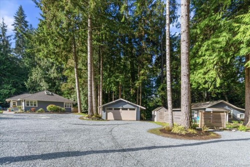 324 Chester Rd, Qualicum Beach, BC 