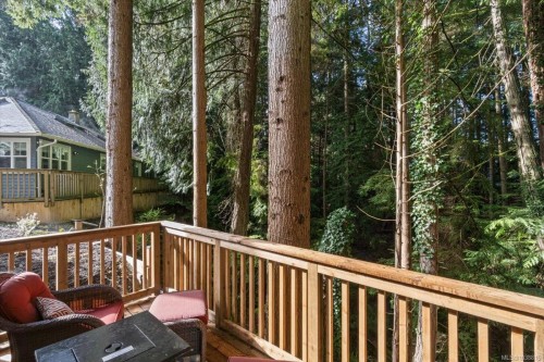 324 Chester Rd, Qualicum Beach, BC 