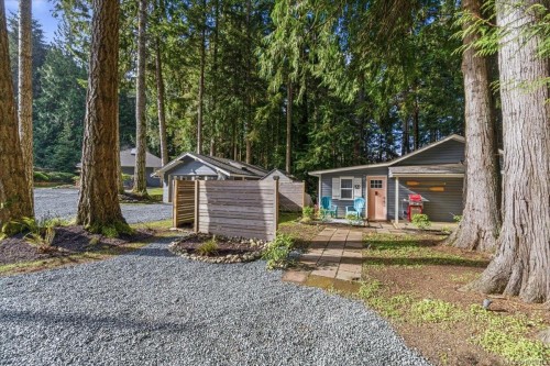 324 Chester Rd, Qualicum Beach, BC 