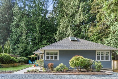324 Chester Rd, Qualicum Beach, BC 