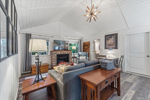 324 Chester Rd, Qualicum Beach, BC 