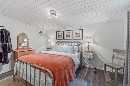 324 Chester Rd, Qualicum Beach, BC 