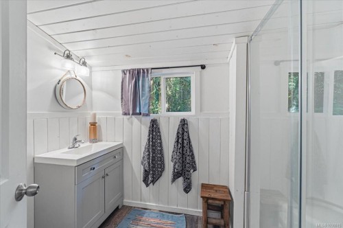 324 Chester Rd, Qualicum Beach, BC 
