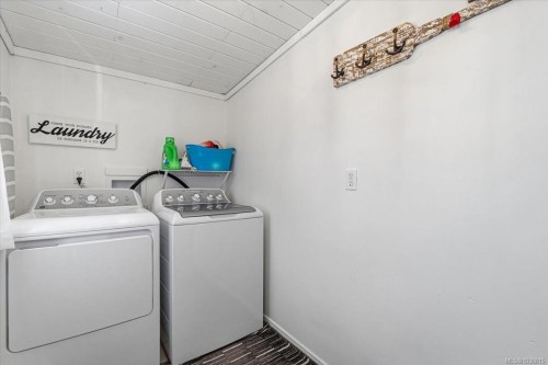 324 Chester Rd, Qualicum Beach, BC 