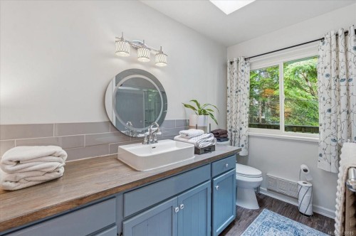 324 Chester Rd, Qualicum Beach, BC 
