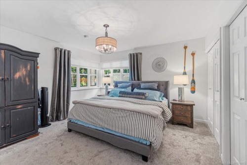 324 Chester Rd, Qualicum Beach, BC 