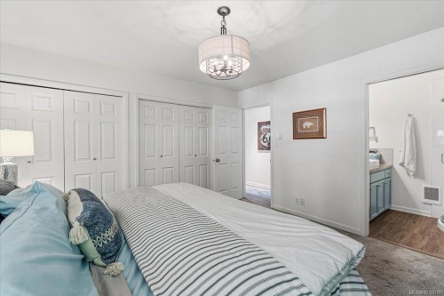 324 Chester Rd, Qualicum Beach, BC 