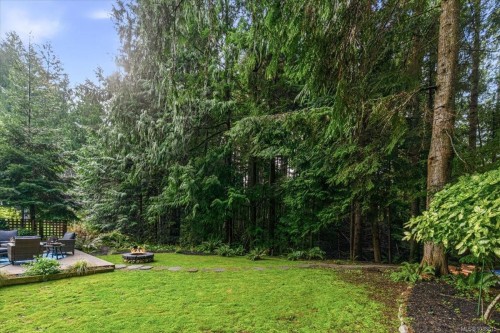 324 Chester Rd, Qualicum Beach, BC 