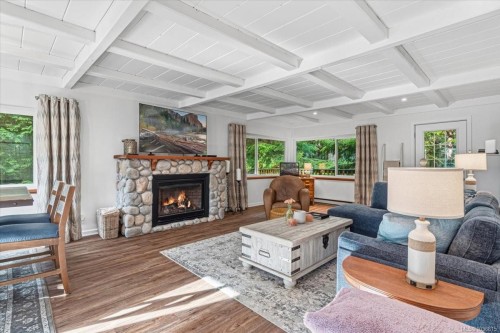 324 Chester Rd, Qualicum Beach, BC 