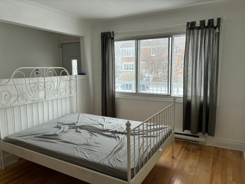 Salon - 3902 Av. De Repentigny, Montréal (Mercier/Hochelaga-Maisonneuve), QC - Indoor Photo Showing Bedroom