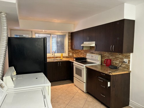 Cuisine - 3902 Av. De Repentigny, Montréal (Mercier/Hochelaga-Maisonneuve), QC - Indoor Photo Showing Kitchen With Double Sink