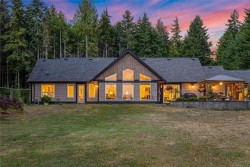 1737 Galvin Pl Qualicum Beach, BC V9K 2V3