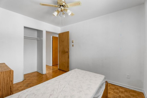 Chambre à coucher - 101 16E Rue, Laval (Laval-Des-Rapides), QC - Indoor Photo Showing Bedroom