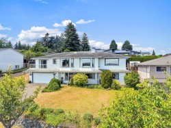 6538 Bella Vista Dr Central Saanich, BC V8Z 6X1
