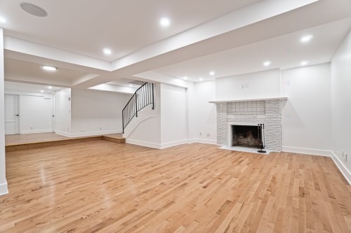 Salle familiale - 652 Av. Roslyn, Westmount, QC - Indoor With Fireplace
