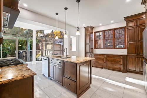 Cuisine - 652 Av. Roslyn, Westmount, QC - Indoor Photo Showing Kitchen