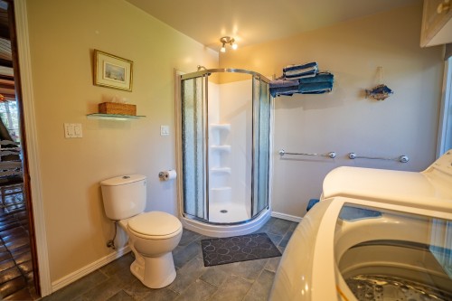 Photo aérienne - 177 Ch. De La Rouge, Huberdeau, QC - Indoor Photo Showing Bathroom