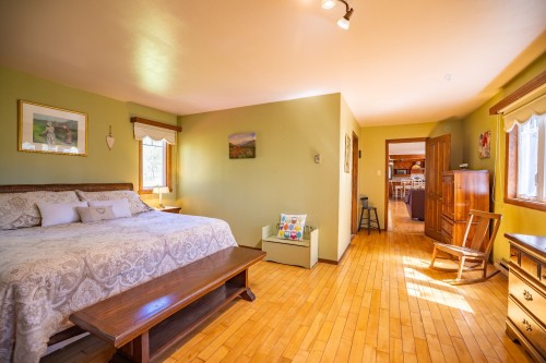 Photo aérienne - 177 Ch. De La Rouge, Huberdeau, QC - Indoor Photo Showing Bedroom