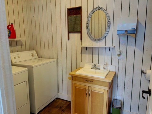 Salle de bains - 153 Route Principale, Saint-André-De-Restigouche, QC - Indoor Photo Showing Other Room