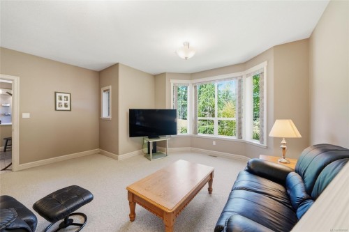 990 View Rd, Qualicum Beach, BC 