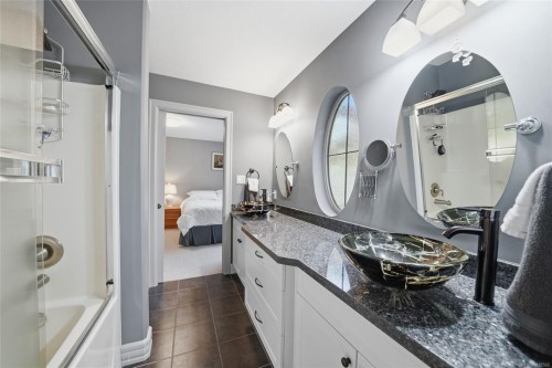 990 View Rd, Qualicum Beach, BC 