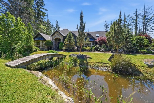 990 View Rd, Qualicum Beach, BC 