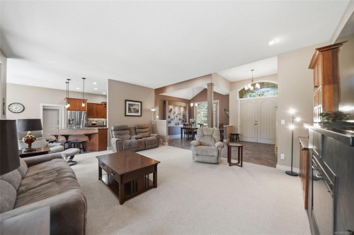 990 View Rd, Qualicum Beach, BC 