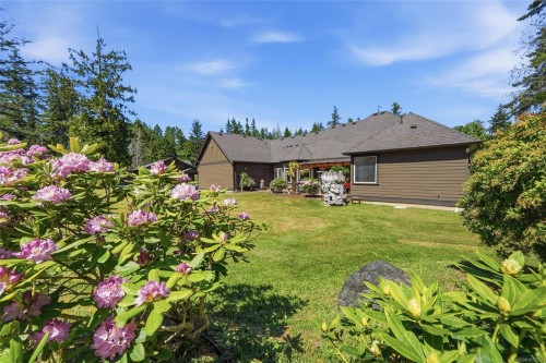 990 View Rd, Qualicum Beach, BC 
