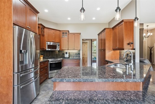 990 View Rd, Qualicum Beach, BC 