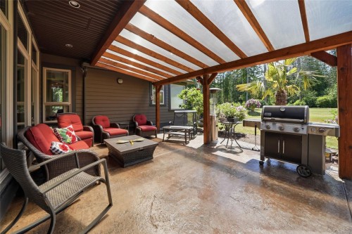 990 View Rd, Qualicum Beach, BC 