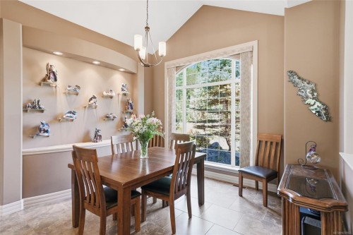 990 View Rd, Qualicum Beach, BC 