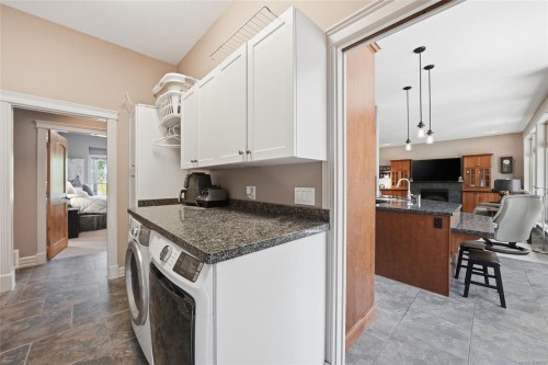 990 View Rd, Qualicum Beach, BC 