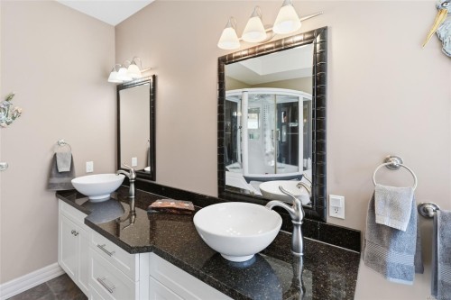 990 View Rd, Qualicum Beach, BC 