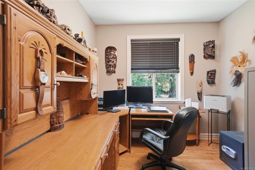 990 View Rd, Qualicum Beach, BC 