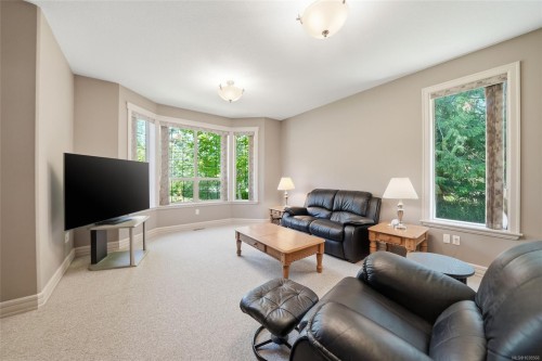 990 View Rd, Qualicum Beach, BC 
