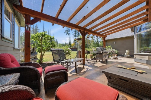 990 View Rd, Qualicum Beach, BC 
