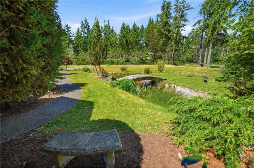 990 View Rd, Qualicum Beach, BC 