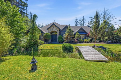 990 View Rd, Qualicum Beach, BC 