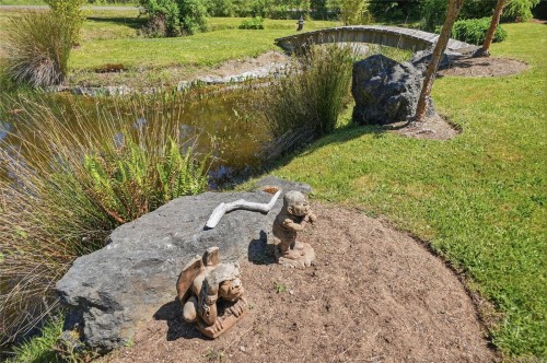 990 View Rd, Qualicum Beach, BC 