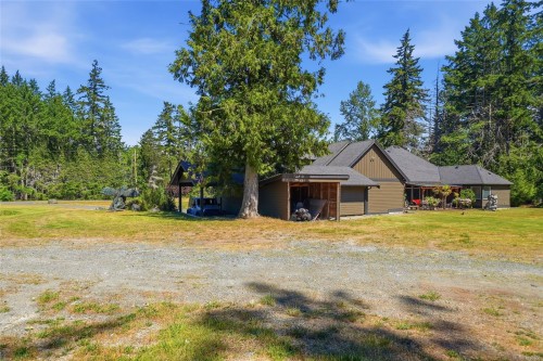 990 View Rd, Qualicum Beach, BC 