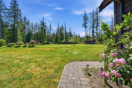 990 View Rd, Qualicum Beach, BC 
