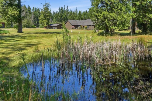 990 View Rd, Qualicum Beach, BC 